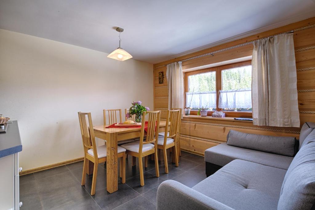 Apartamenty i Pokoj Widokowa Chata room 2