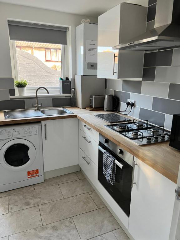 City Beach AirBnB Southend on Sea room 2