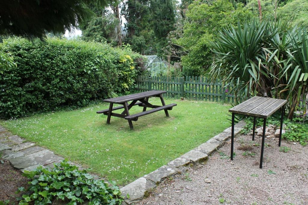 Coach House Cottages room 2