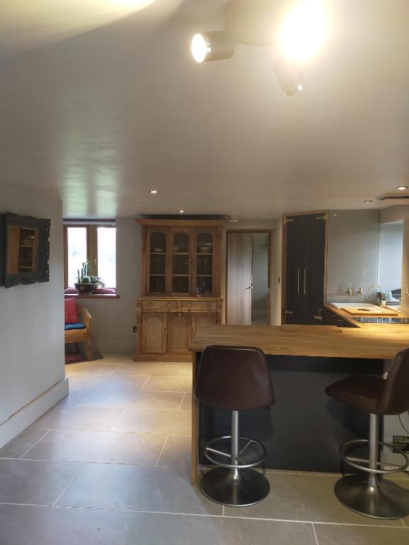 Coed Canol Farm room 6