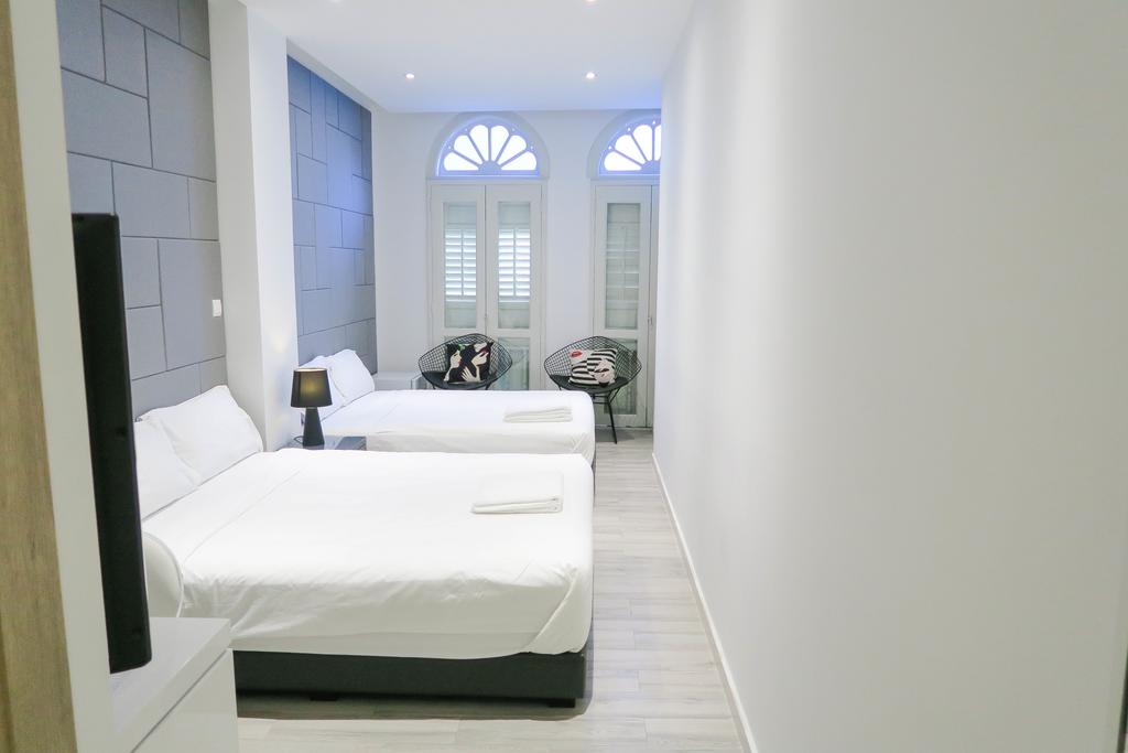 Comfy Studio 3 room 4