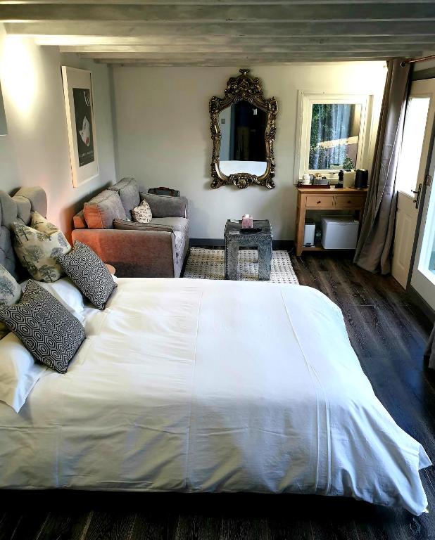 The cozy shed room 6