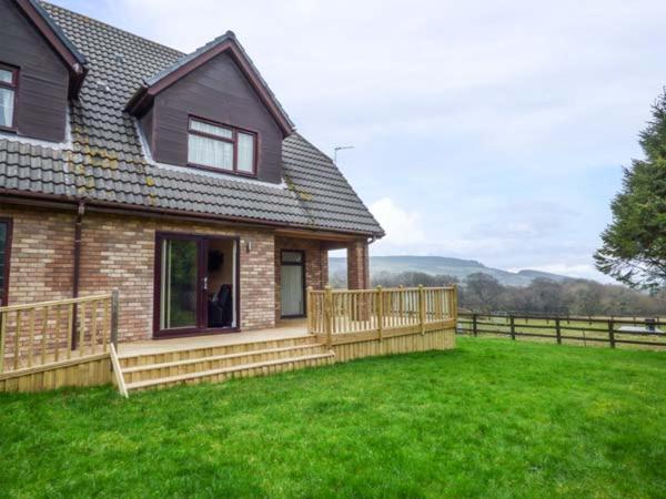 Cwm Gran Meadows room 1