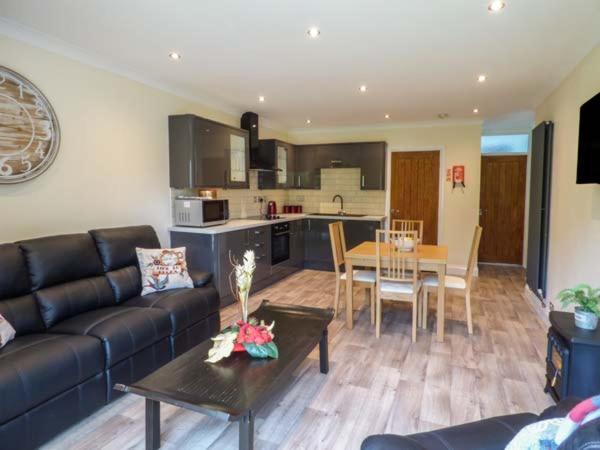 Cwm Gran Meadows room 3