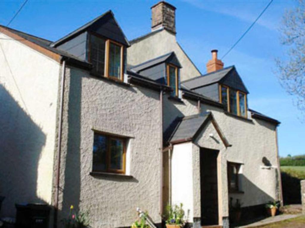 Denhill Cottage room 4