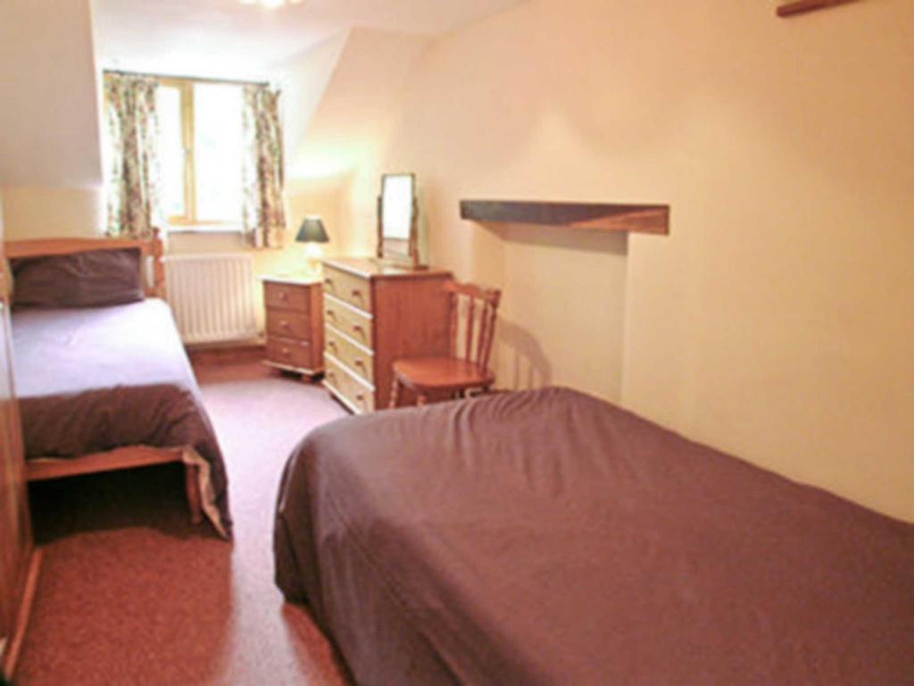 Denhill Cottage room 5