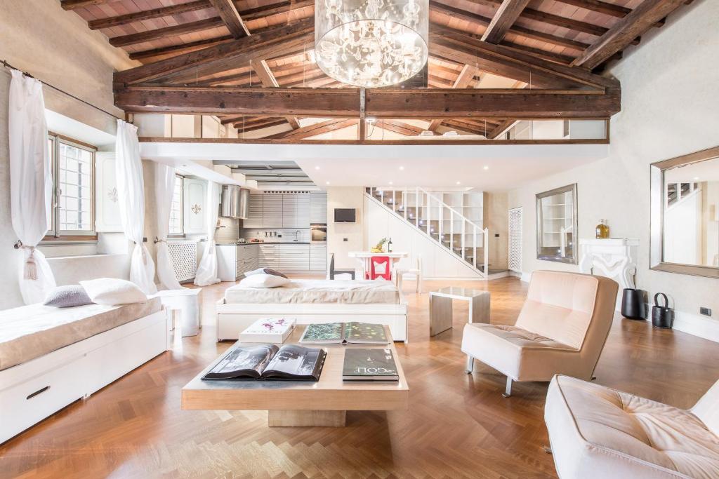 Duomo Luxury Loft room 2