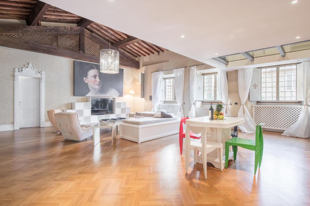 Duomo Luxury Loft room 3