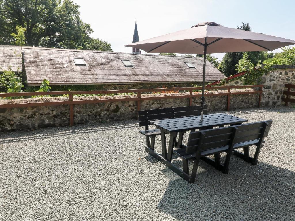 Dwyfach room 6