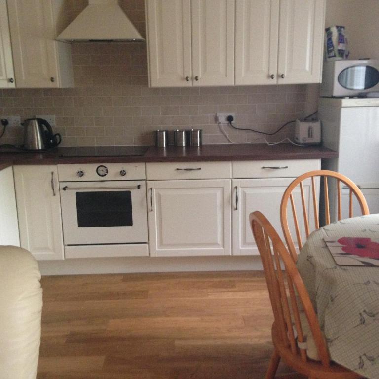 Easter Bowhouse Farm Cottage room 2