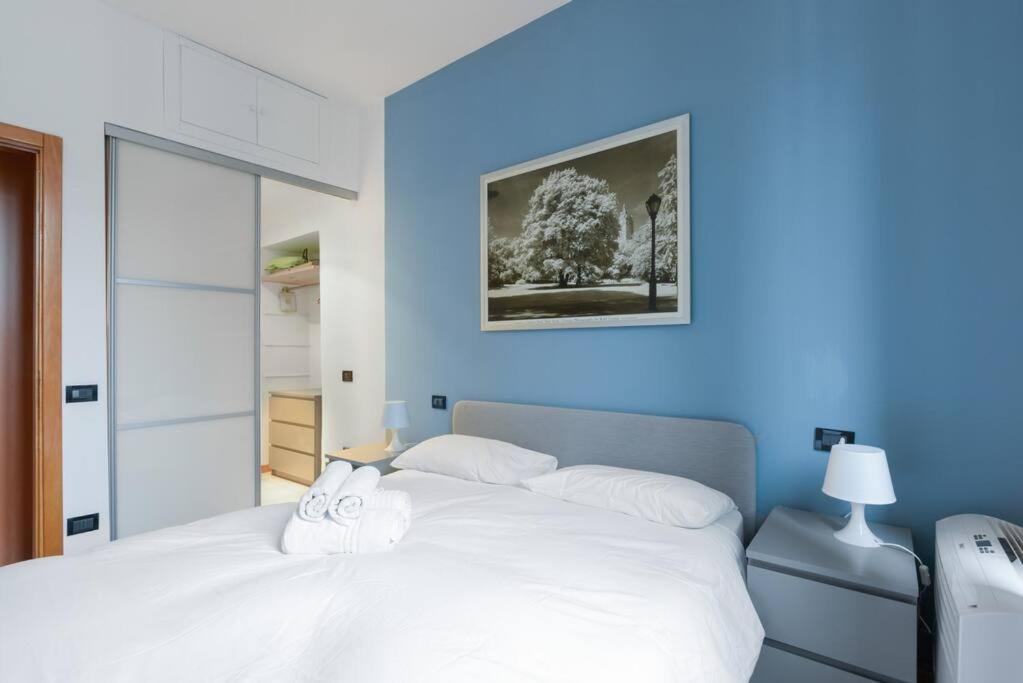 Easylife - Classic and Comfy Porta Romana Flat room 2