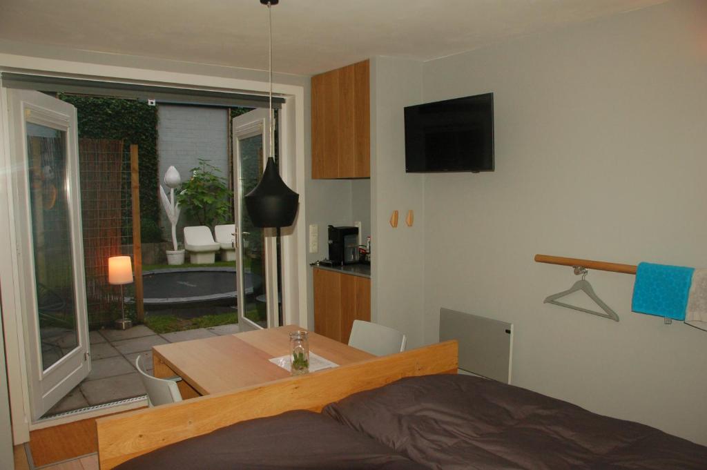 B&B EINDHOVENnearby room 2