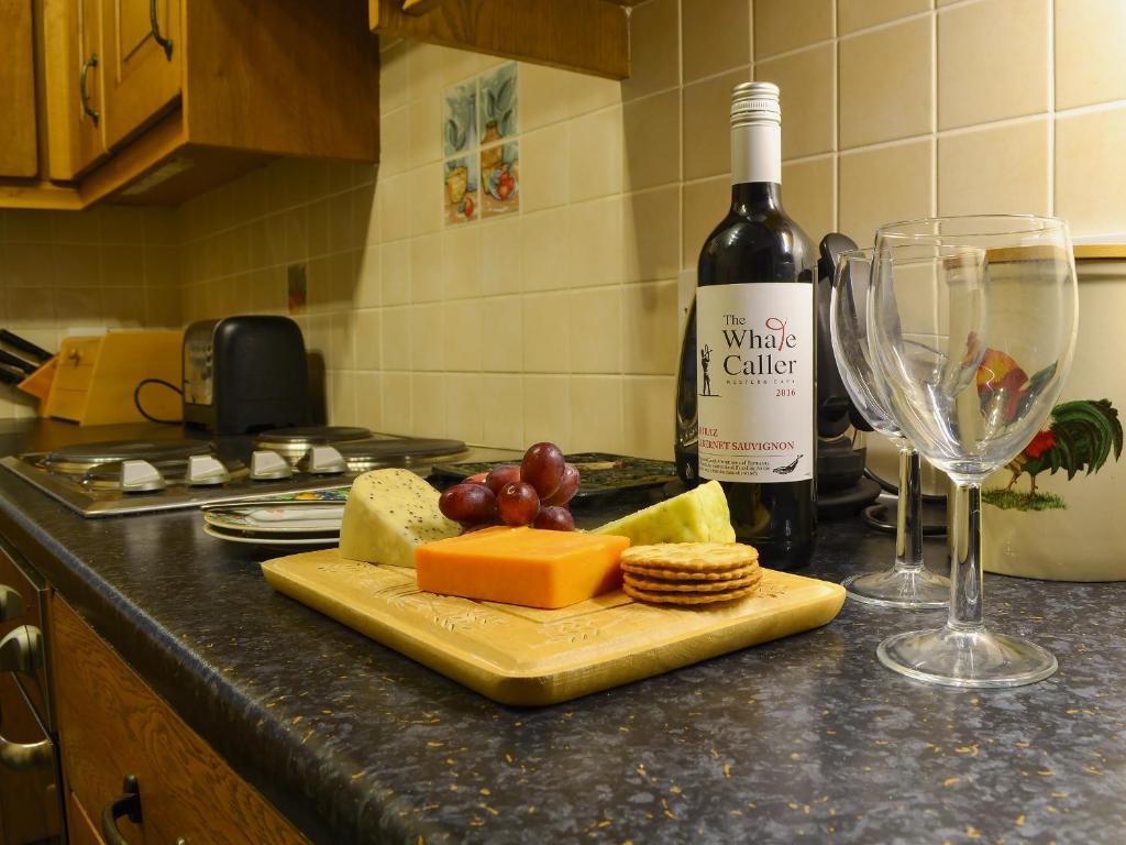 Elidir Cottage room 2