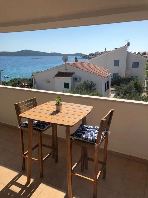 Family home in Sevid - seaside, garden, grill, quiet room 4