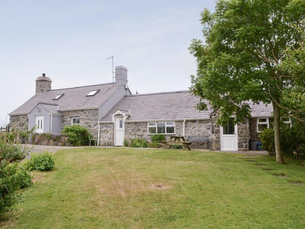 Cyll y Felin Fawr 2 room 5