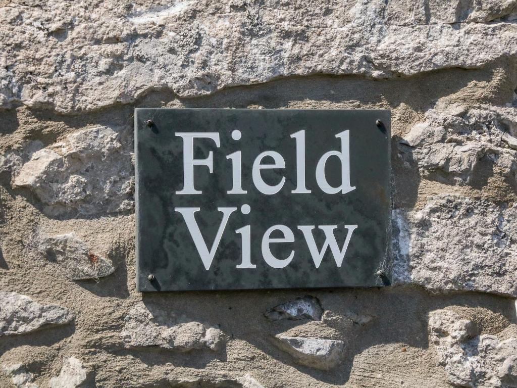 Field View Hope Valley Bradwell room 3