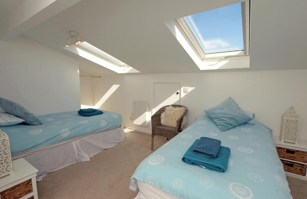 Gone to the Beach room 3