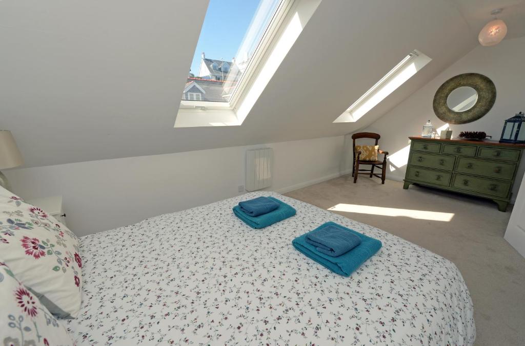 Gone to the Beach room 4