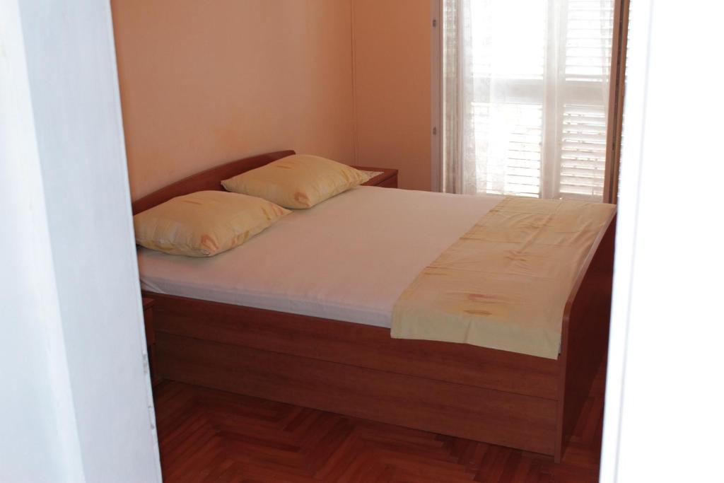 GORAN'S PLACE room 5