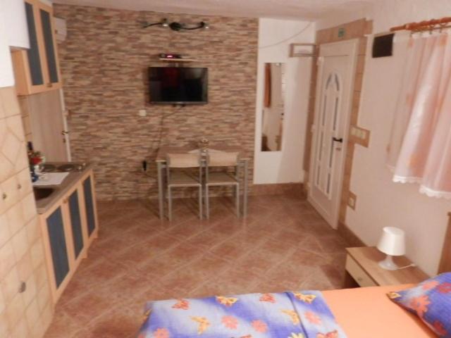 Guest House Tiho room 6