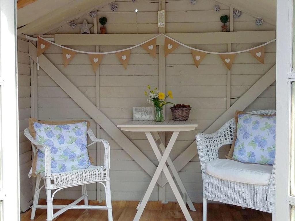 Hadrians Garden Villa room 6