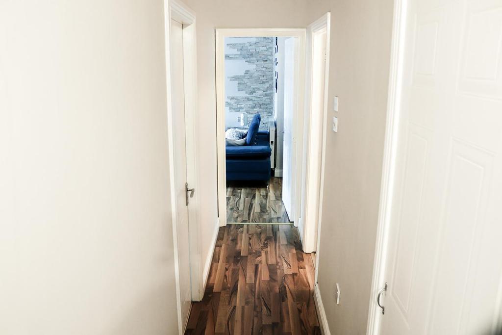 Harbour Square House room 5