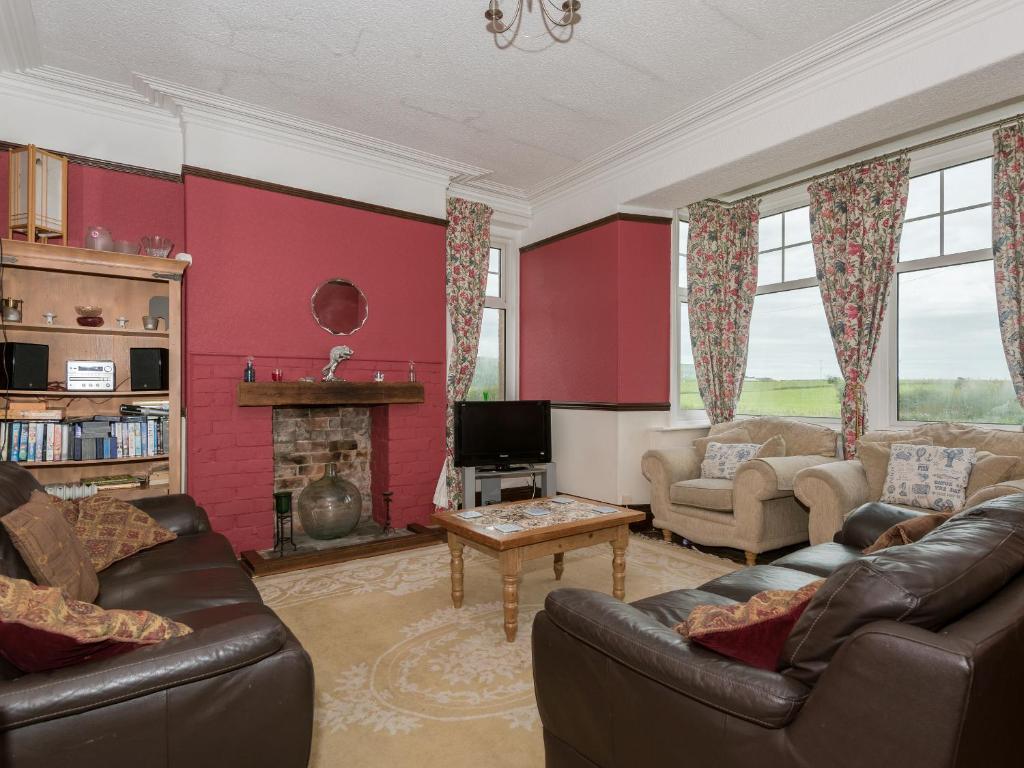 Hartrees House room 2