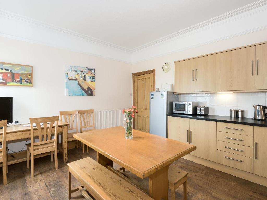 Hartrees House room 6