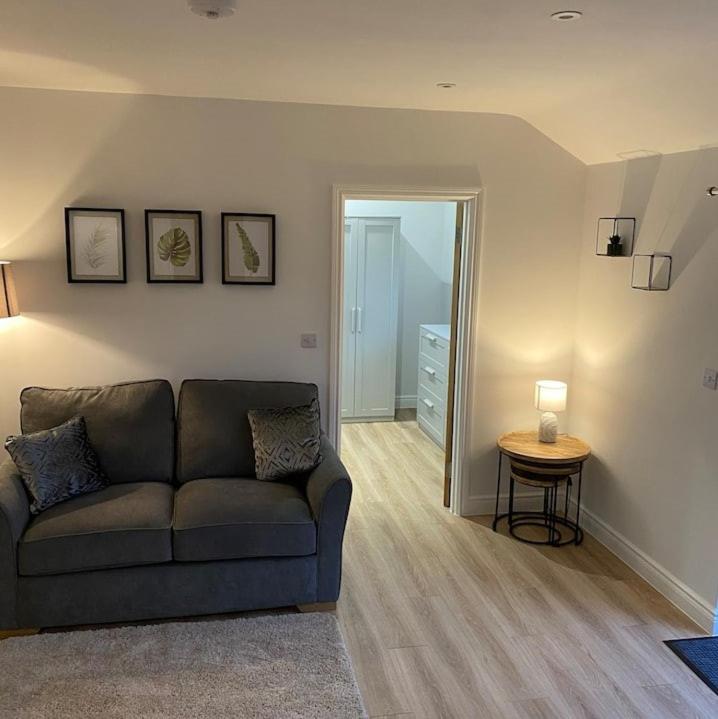 Haven Oaks - Self contained rural lodge 2 room 1