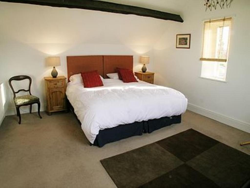 Haytongate Barn room 1