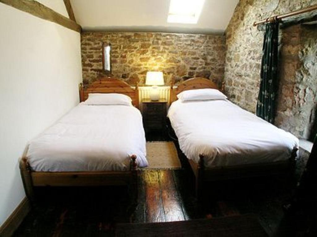 Haytongate Barn room 4