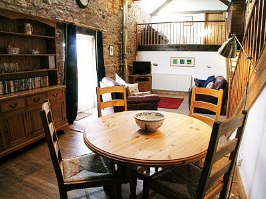 Haytongate Barn room 6
