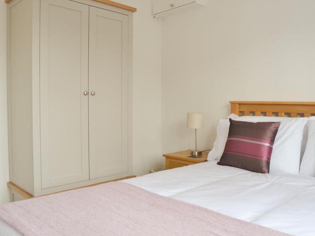 High Brow room 4