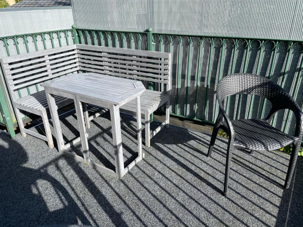 Hilltop room 4