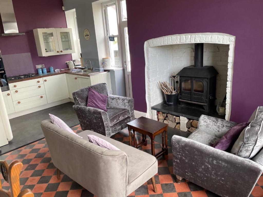 Hilltop room 5