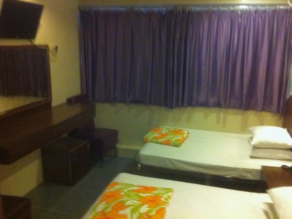 HK Star Hostel room 2