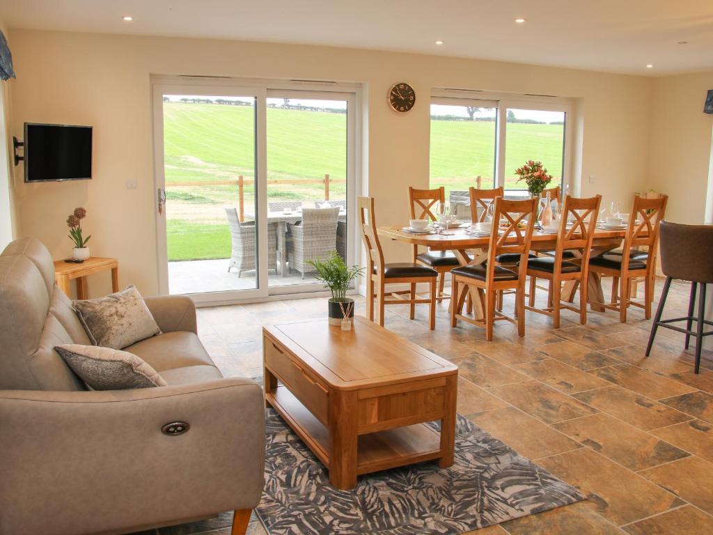 Holly Lodge room 3