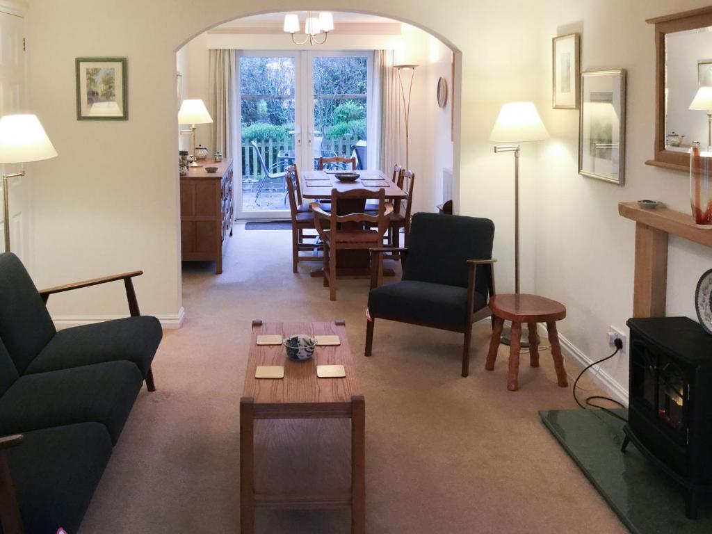Homewood room 1