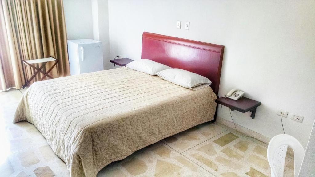 Del Parque Hotel room 2