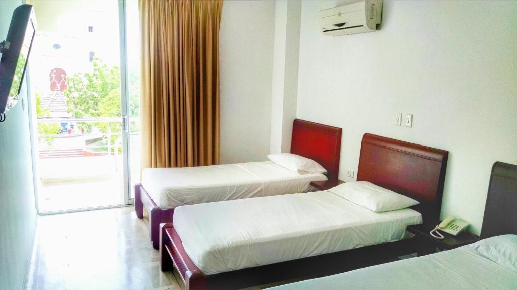 Del Parque Hotel room 3