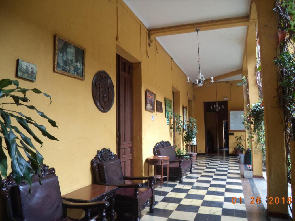 Hotel Spring room 4