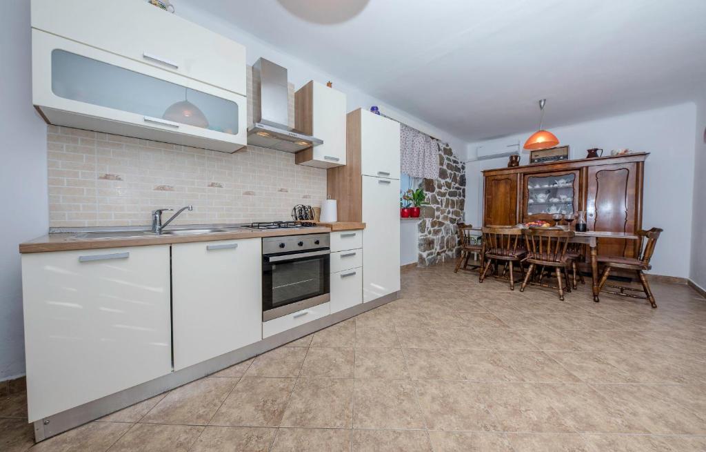 House Predrag room 4