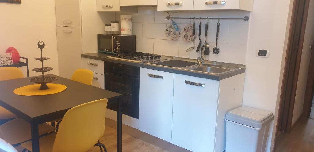 Isola Dal Verme Flat room 6