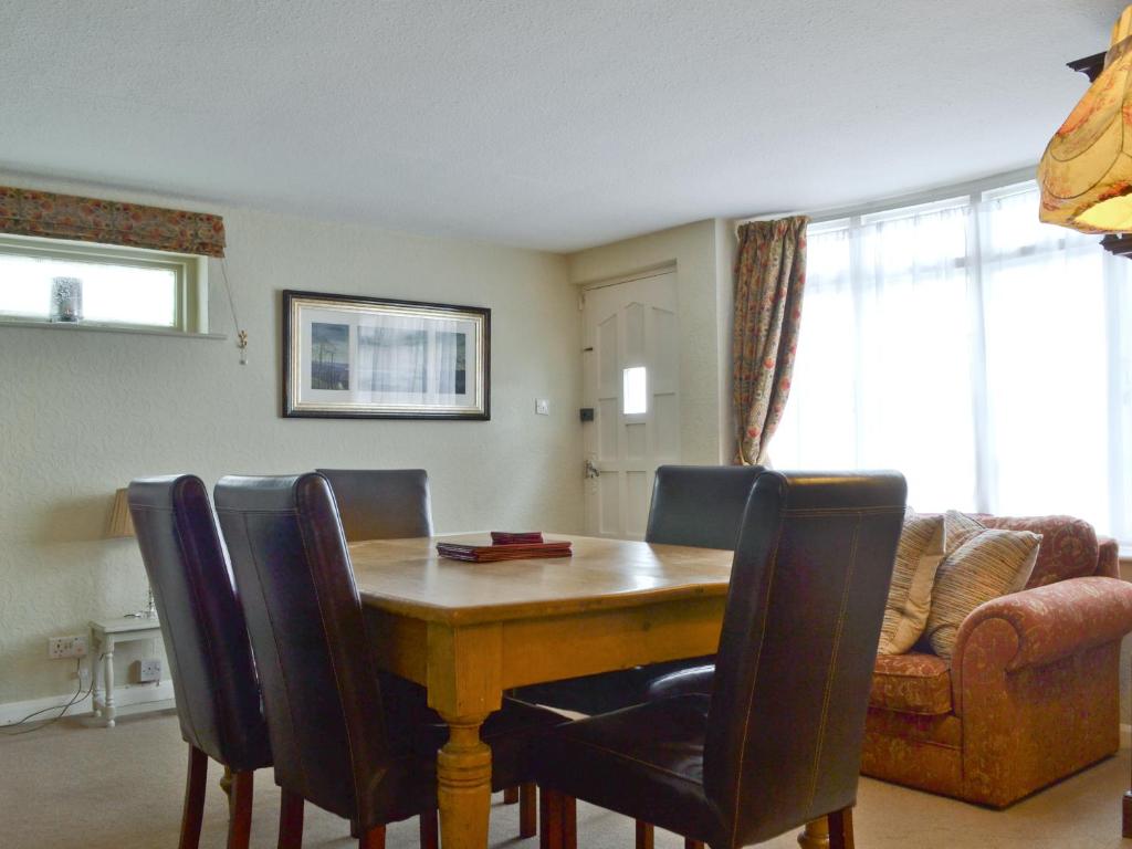 Jessamy Cottage room 2