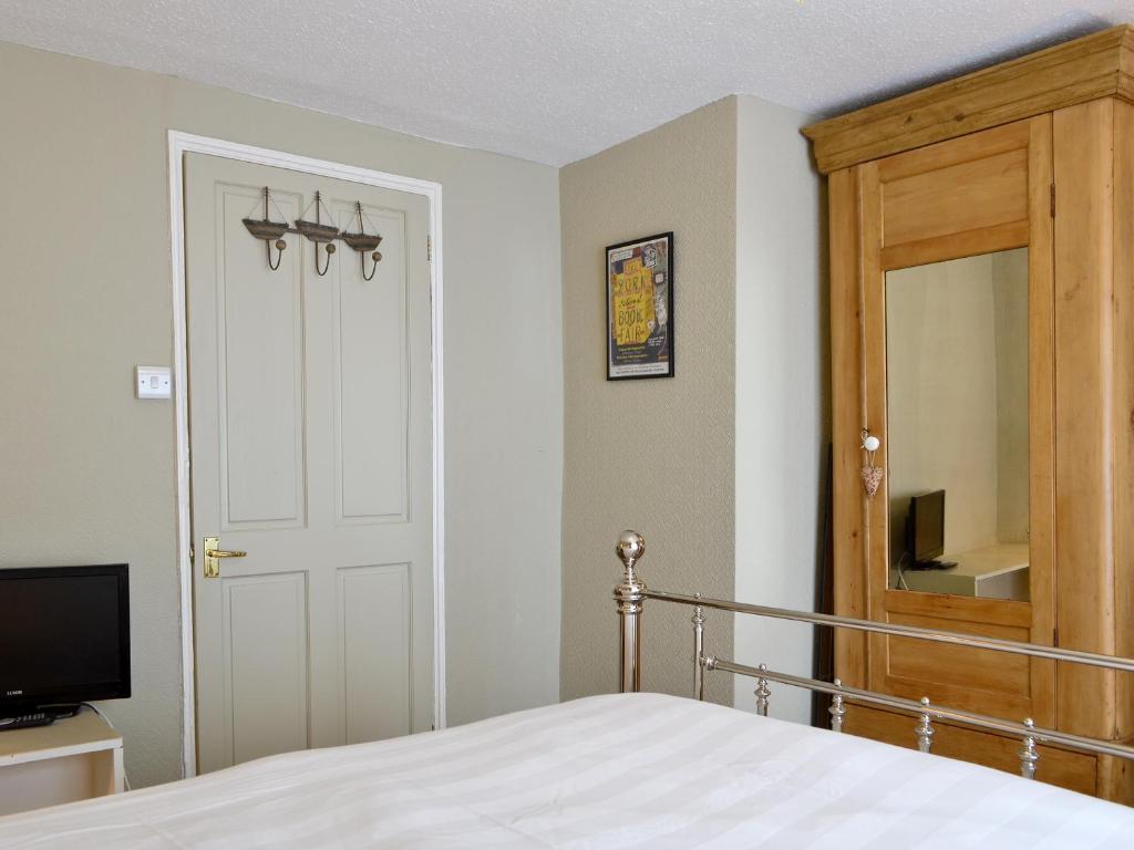 Jessamy Cottage room 3