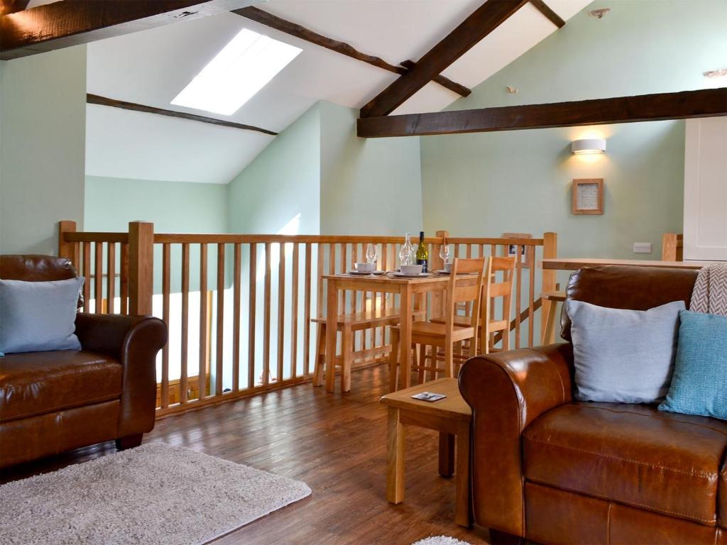 Keats Barn room 1