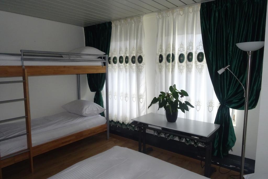 King Apartment room 4