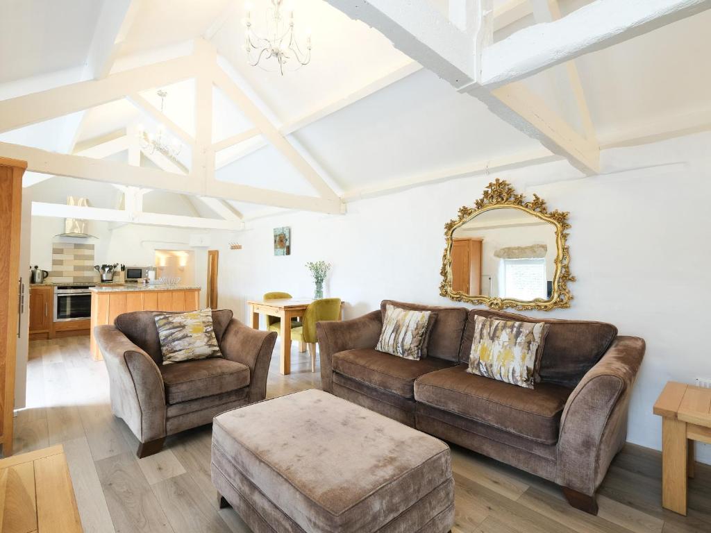 Lavender Barn room 4