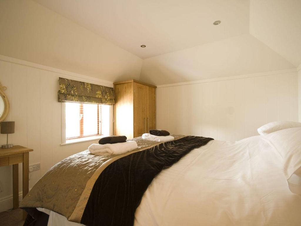 Lavender Barn room 5