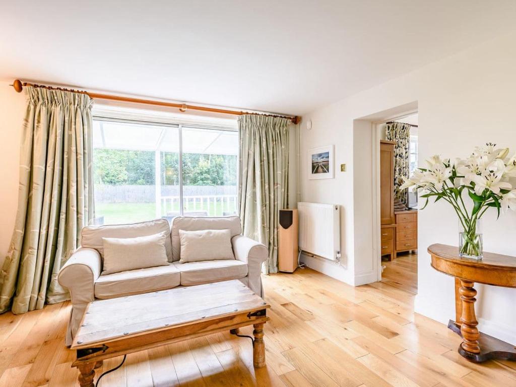 Lavender Cottage room 3